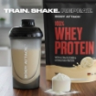 Obrazek SHAKER CZARNY/CZERWONY 600 ML BODY ATTACK